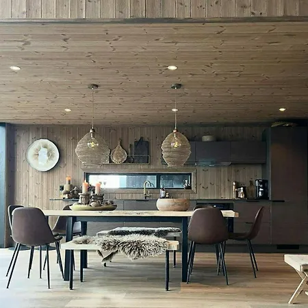 Hébergement de vacances With Inout And View Of Loefjell *