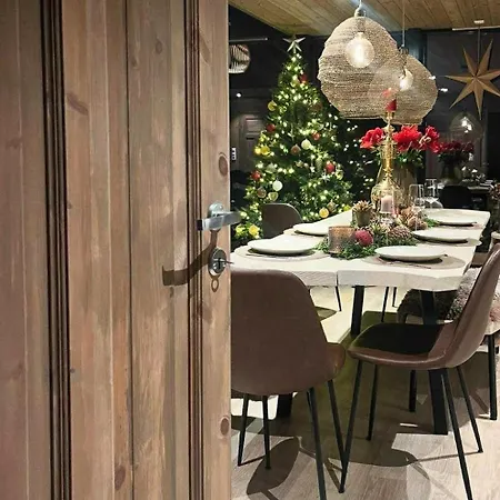 Hébergement de vacances With Inout And View Of Loefjell